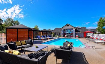 Clock Tower Pool, spa, cabana, grill